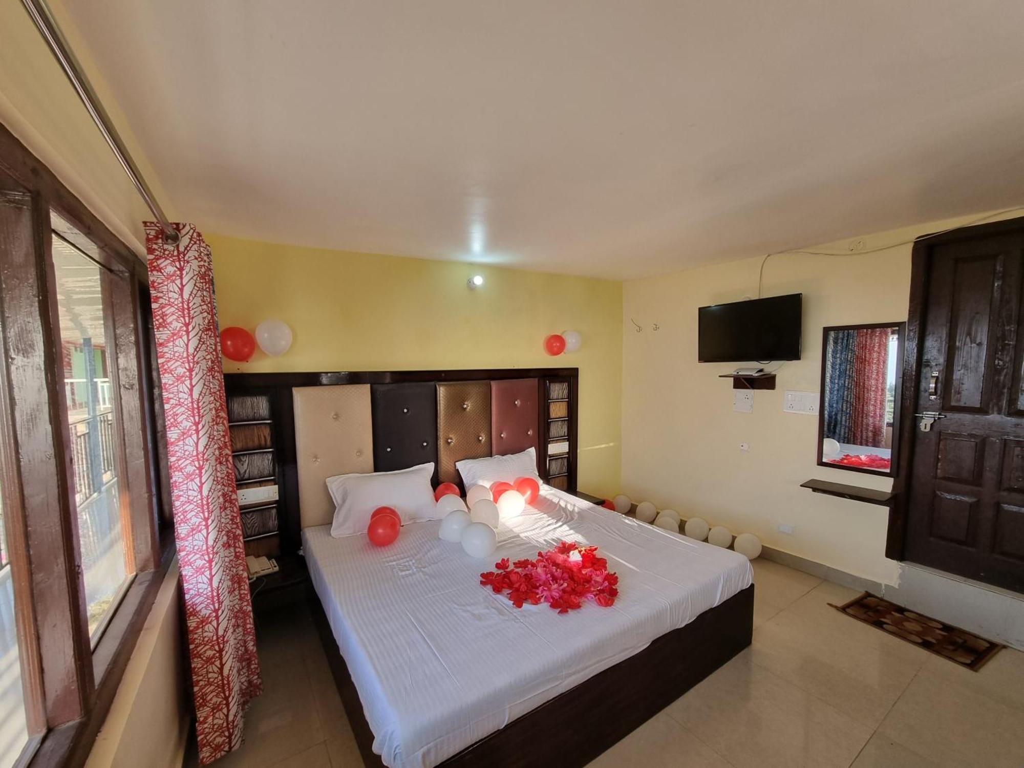 Forest Vibes Kalatop-Rooms And Restaurant Dalhousie Exterior photo